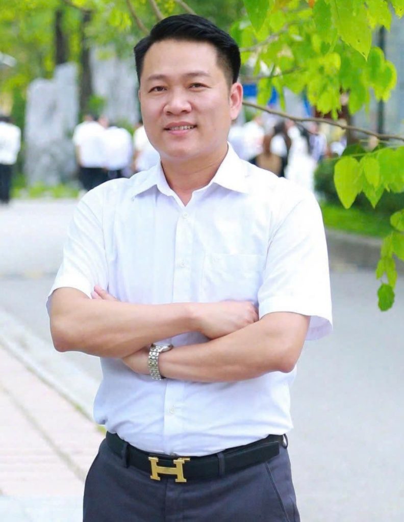 Phó Hiệu trưởng Thân Văn Hùng